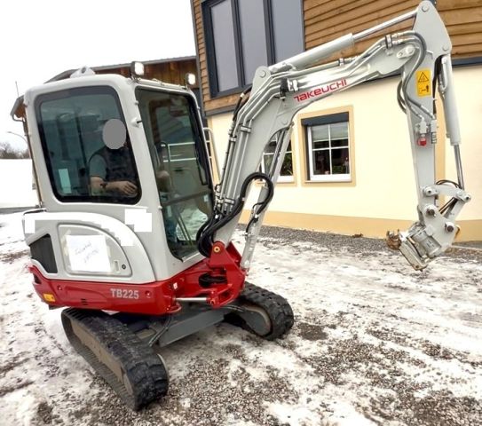 Freiverkauf | Kettenbagger | Takeuchi | TB 225 V3 | 2,4 t | 4 Steuerkr. | 2024