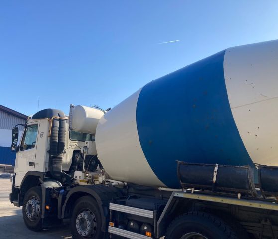 Freiverkauf | 4-Achser Betonmischer | Volvo FMFH 8x4R | Intermix 10.000 Liter (10 m³) Behälter