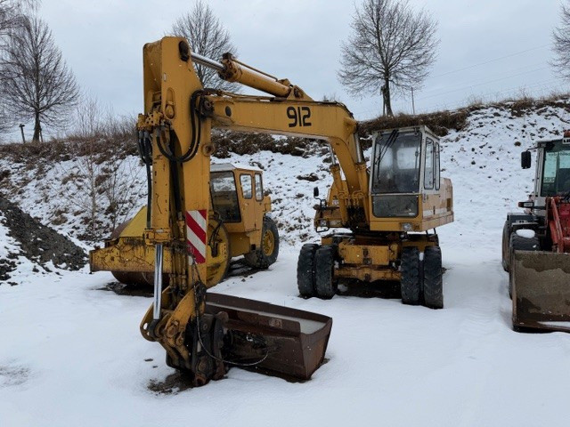 Freiverkauf | Radbagger | LIEBHERR | A 912 | 17,6 t | Zustand: gut